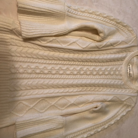 Cream Sweater - Picture 1 of 2